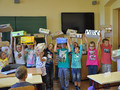 &Uuml;bergabe an die zuk&uuml;nftigen Schulanf&auml;nger